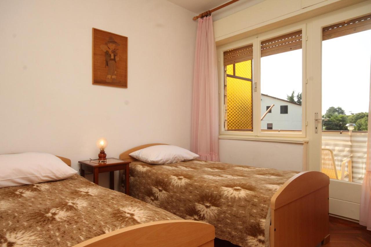 Apartments With A Parking Space Umag - 7066 Ngoại thất bức ảnh