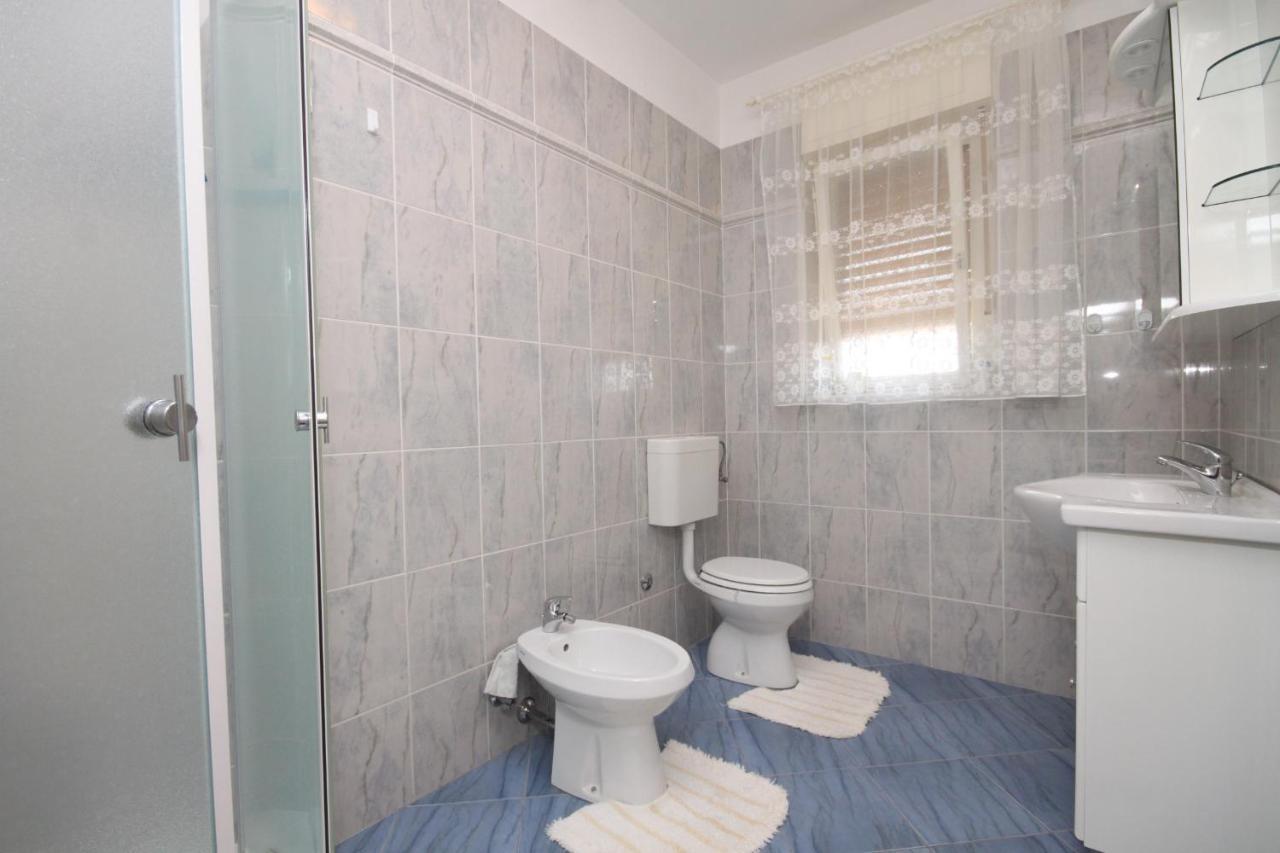 Apartments With A Parking Space Umag - 7066 Ngoại thất bức ảnh